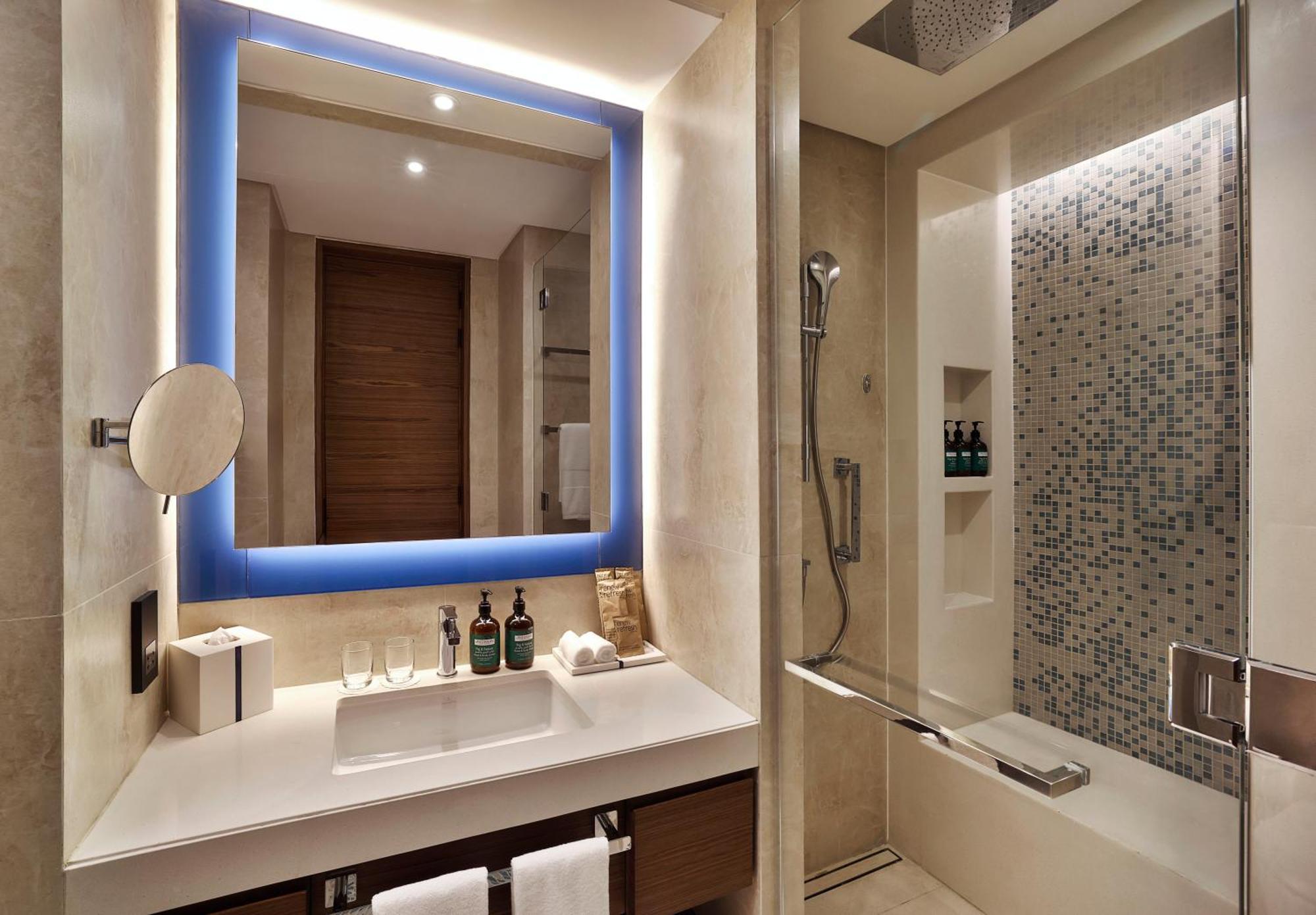 Tumbi West Palm Beach Hotel Dubai,Tapestry Collection Hilton Eksteriør billede